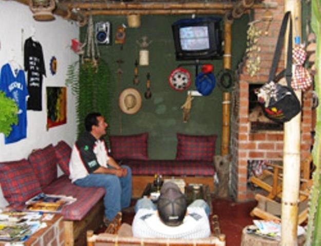 Blue House Backpackers Hostelリマ エクステリア 写真